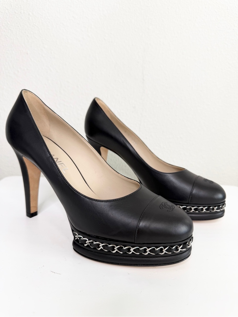 NEW CHANEL Black Leather Platform Pumps with Silver Chain Trim Size 39